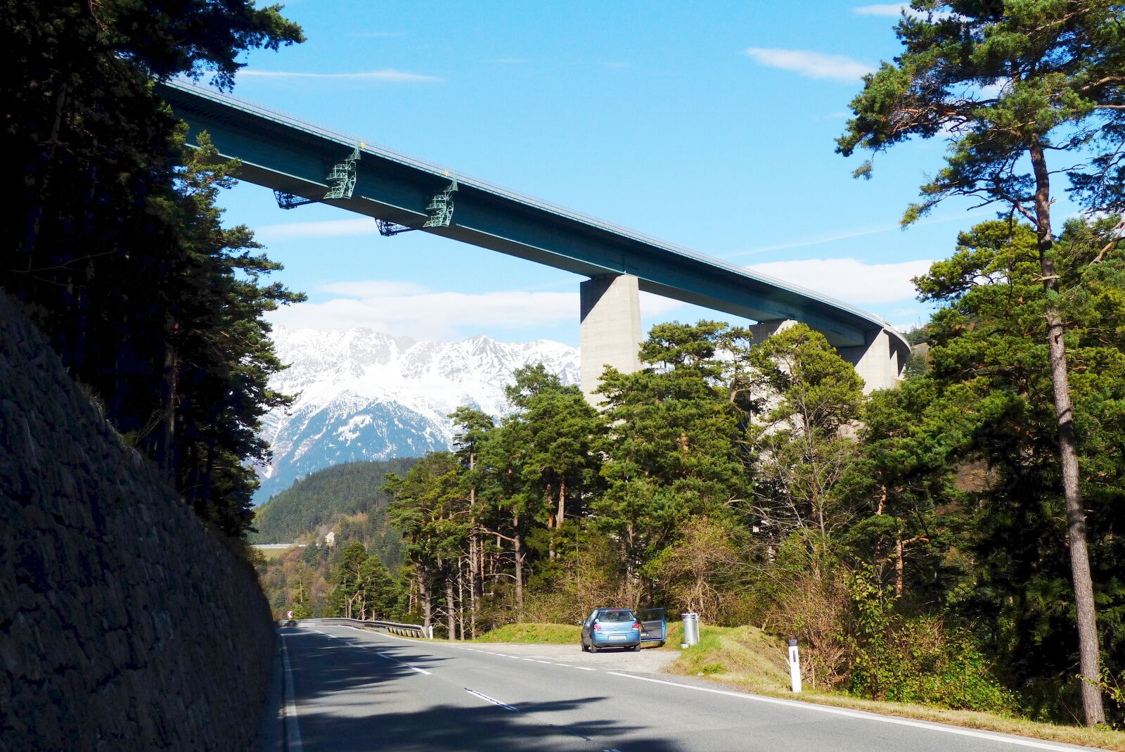 Panasonic Lumix DMC-FZ200 sample photo. Europe bridge, bridge, building photography