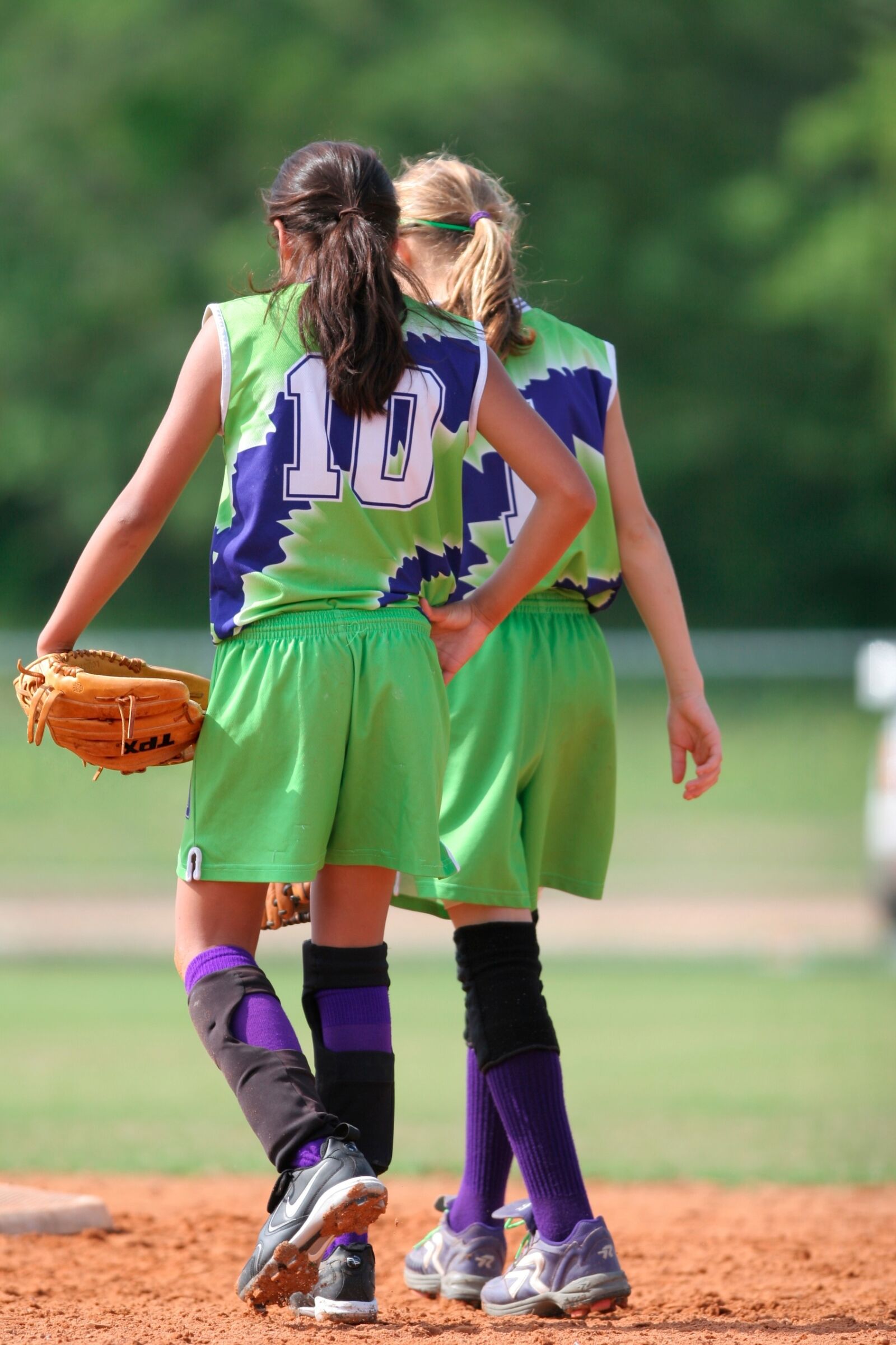 Canon EOS 20D sample photo. Softball, team mates, female photography