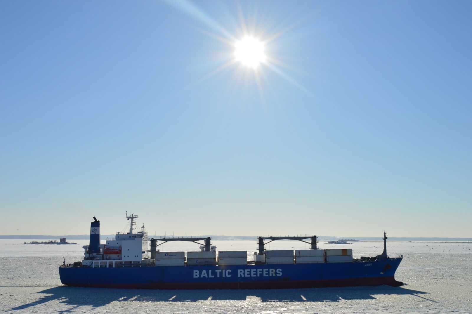 Nikon D3200 sample photo. Ship, winter, sun photography