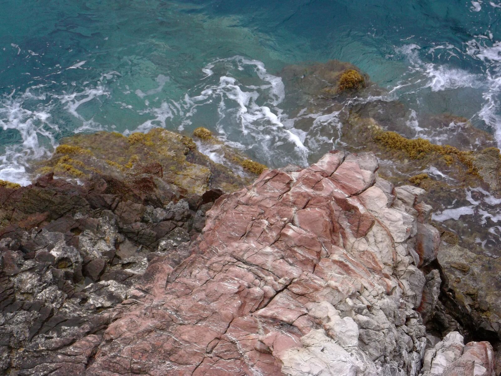 Fujifilm FinePix AX300 sample photo. Sea, rock, stones photography