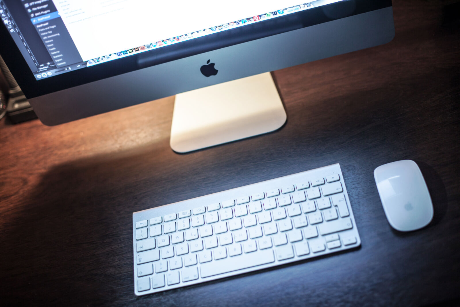Canon EOS 5D Mark II sample photo. Apple, desk, device, imac photography