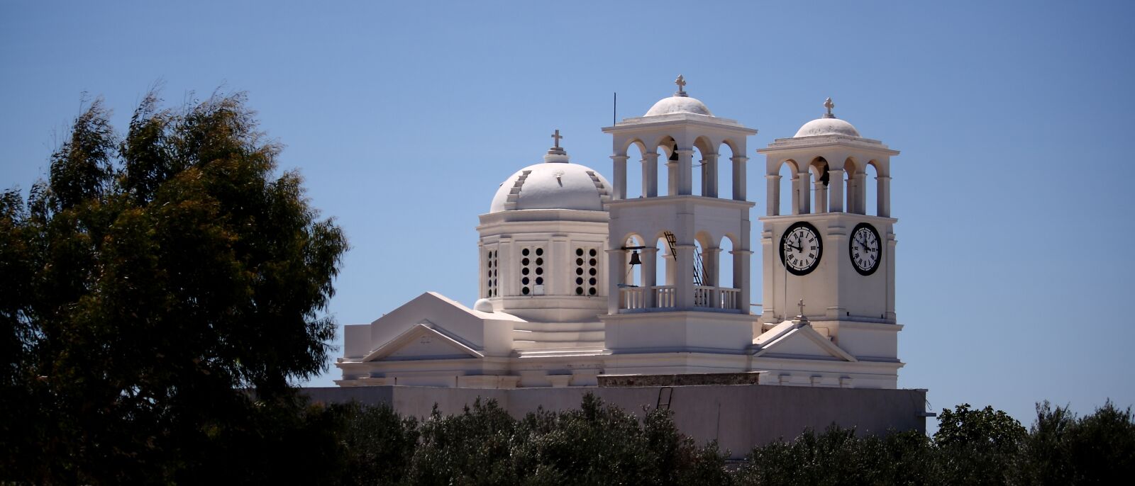 Canon EOS 400D (EOS Digital Rebel XTi / EOS Kiss Digital X) sample photo. Greece, milos, church photography