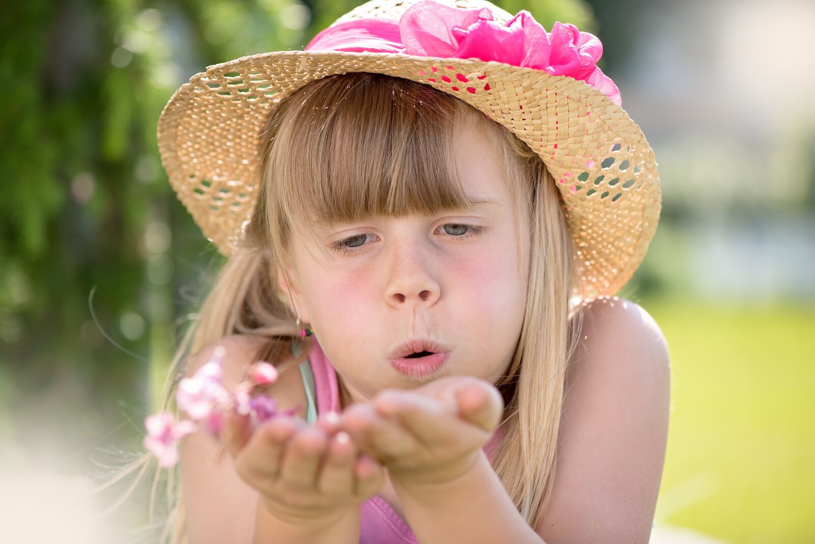 Nikon D750 sample photo. Child, girl, blow photography