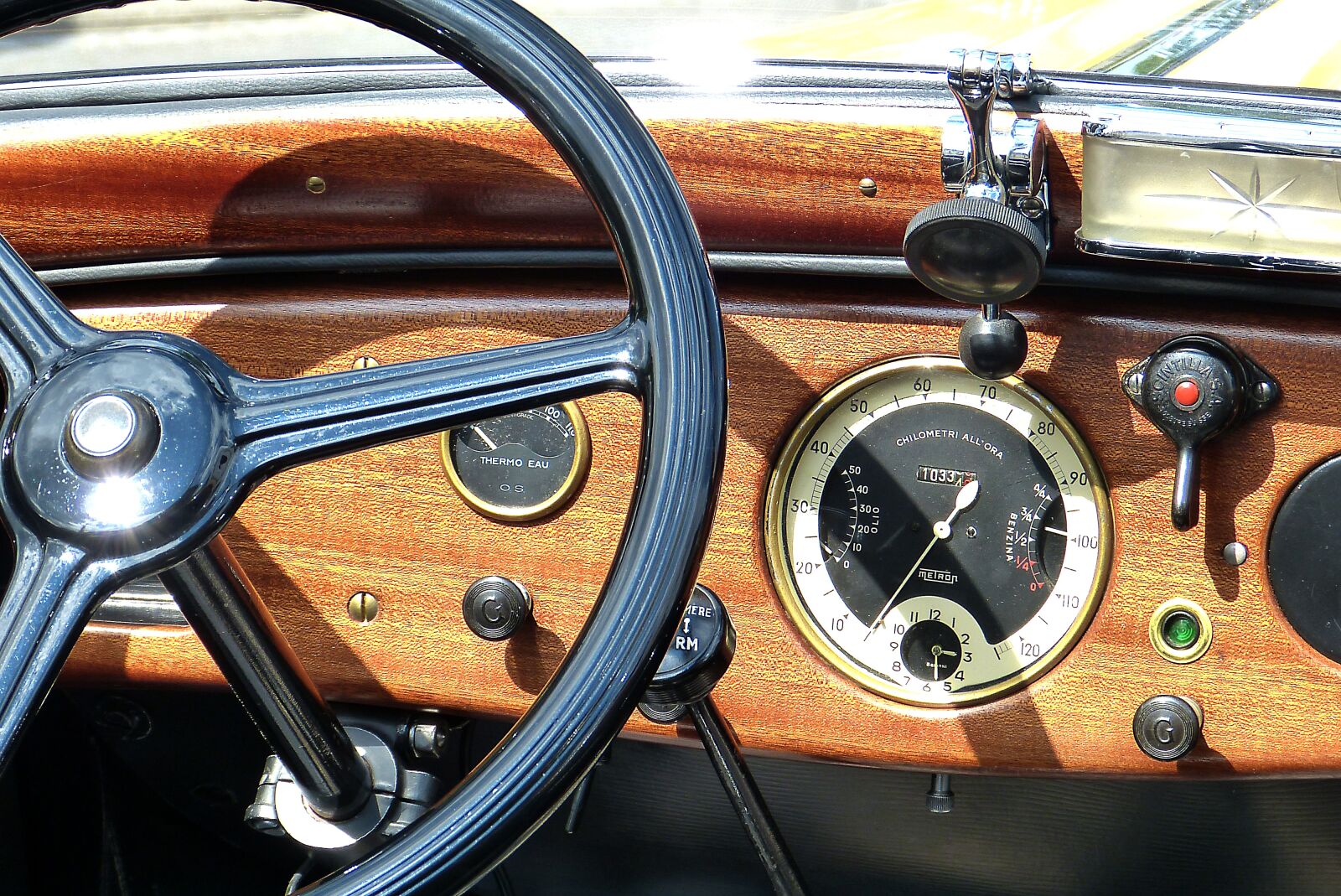 Panasonic Lumix DMC-FZ150 sample photo. Oldtimer, auto, fiat photography