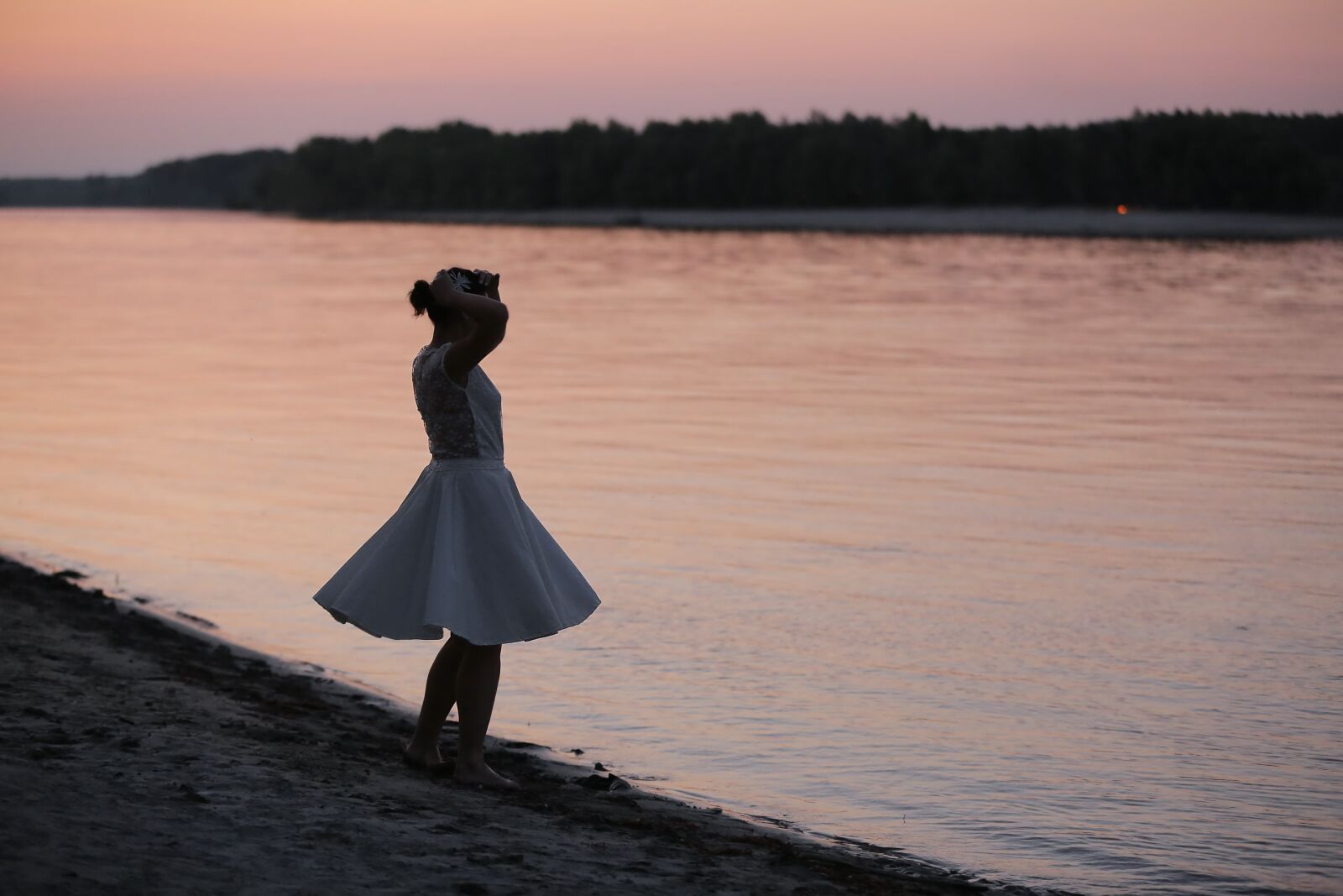 Canon EOS 5D Mark III sample photo. Beach, pretty girl, alone photography