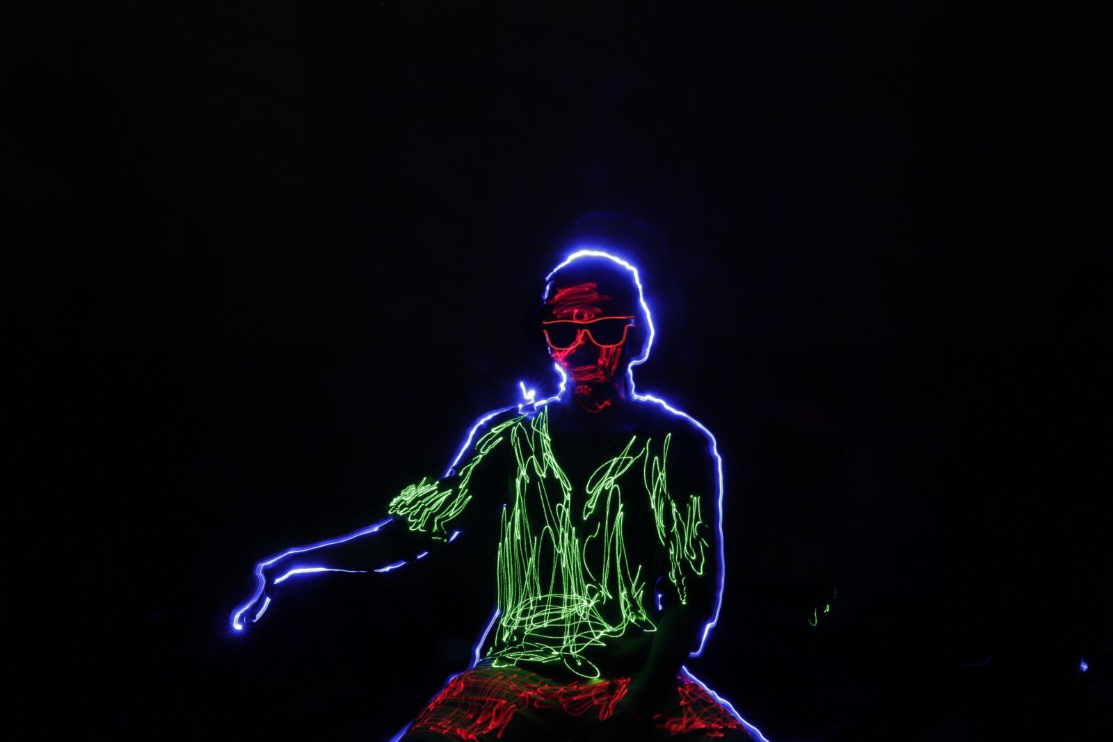 Canon EF-S 18-135mm F3.5-5.6 IS USM sample photo. Stop motion, lightpainting, laser photography
