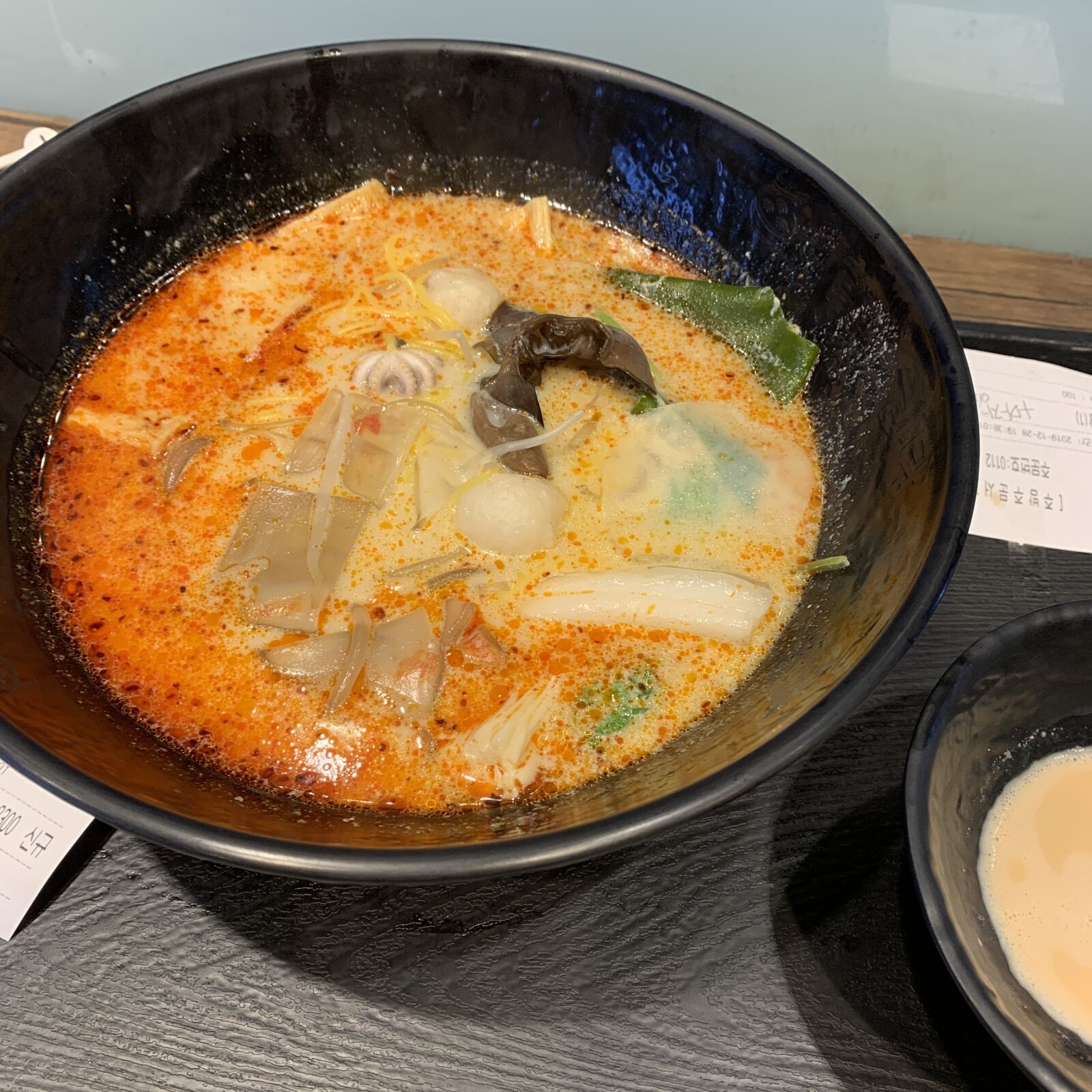 iPhone XS back dual camera 4.25mm f/1.8 sample photo. Mara desktop, food, people's photography