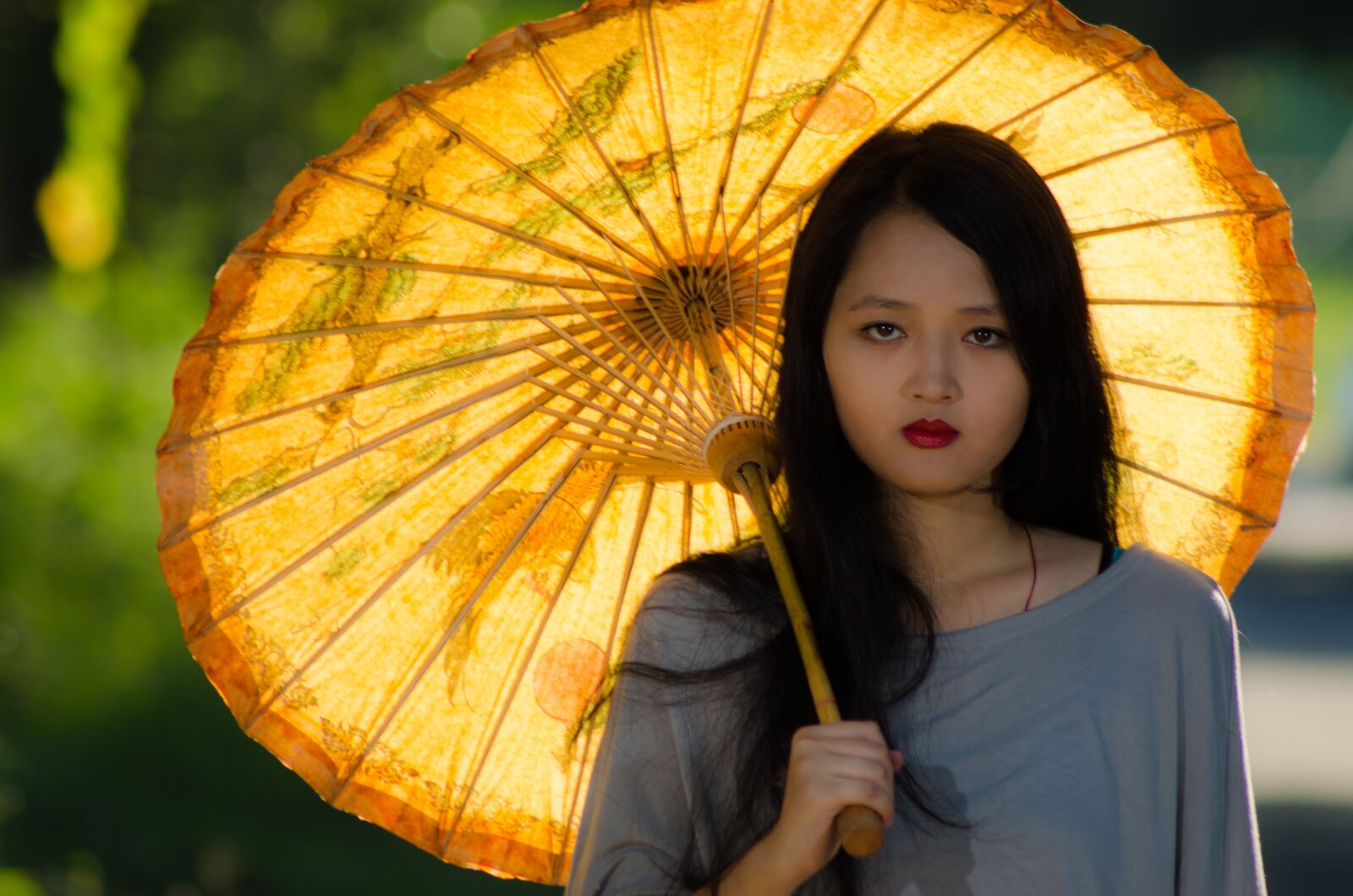 Nikon D7000 sample photo. Umbrella, girl, outdoor photography