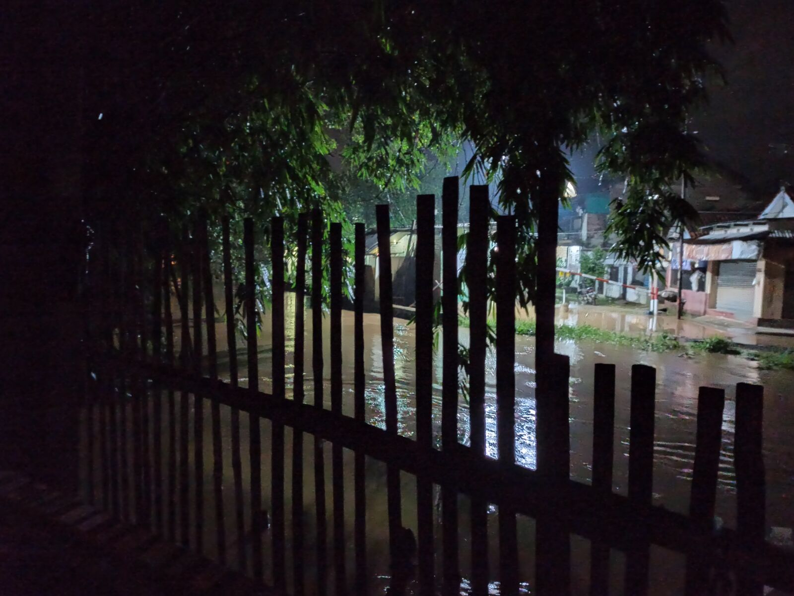 Xiaomi Redmi Note 8 Pro sample photo. Banjir, night, malam photography