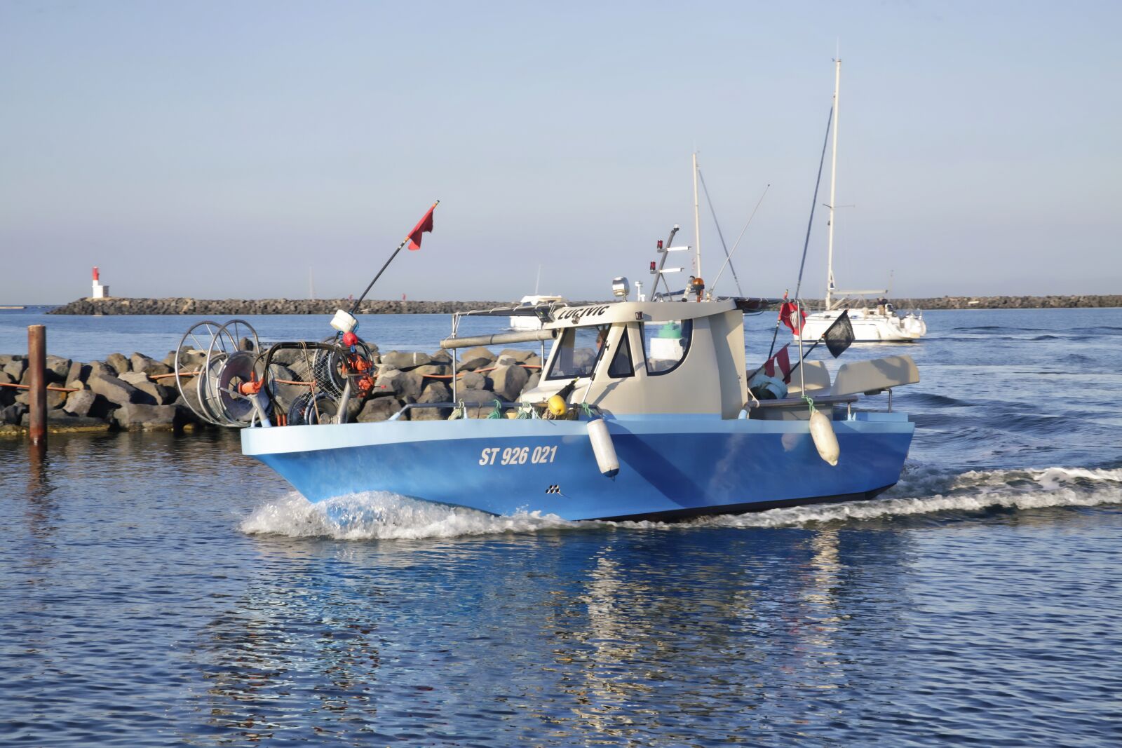 Canon EOS 5D Mark III sample photo. Boat, fishing, fisherman photography