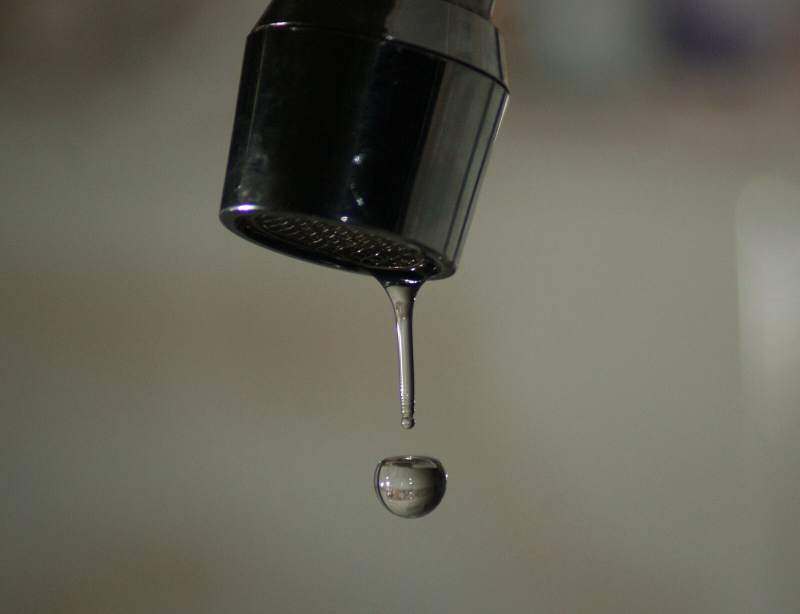 Sony Alpha DSLR-A390 sample photo. Fall, drop, of photography