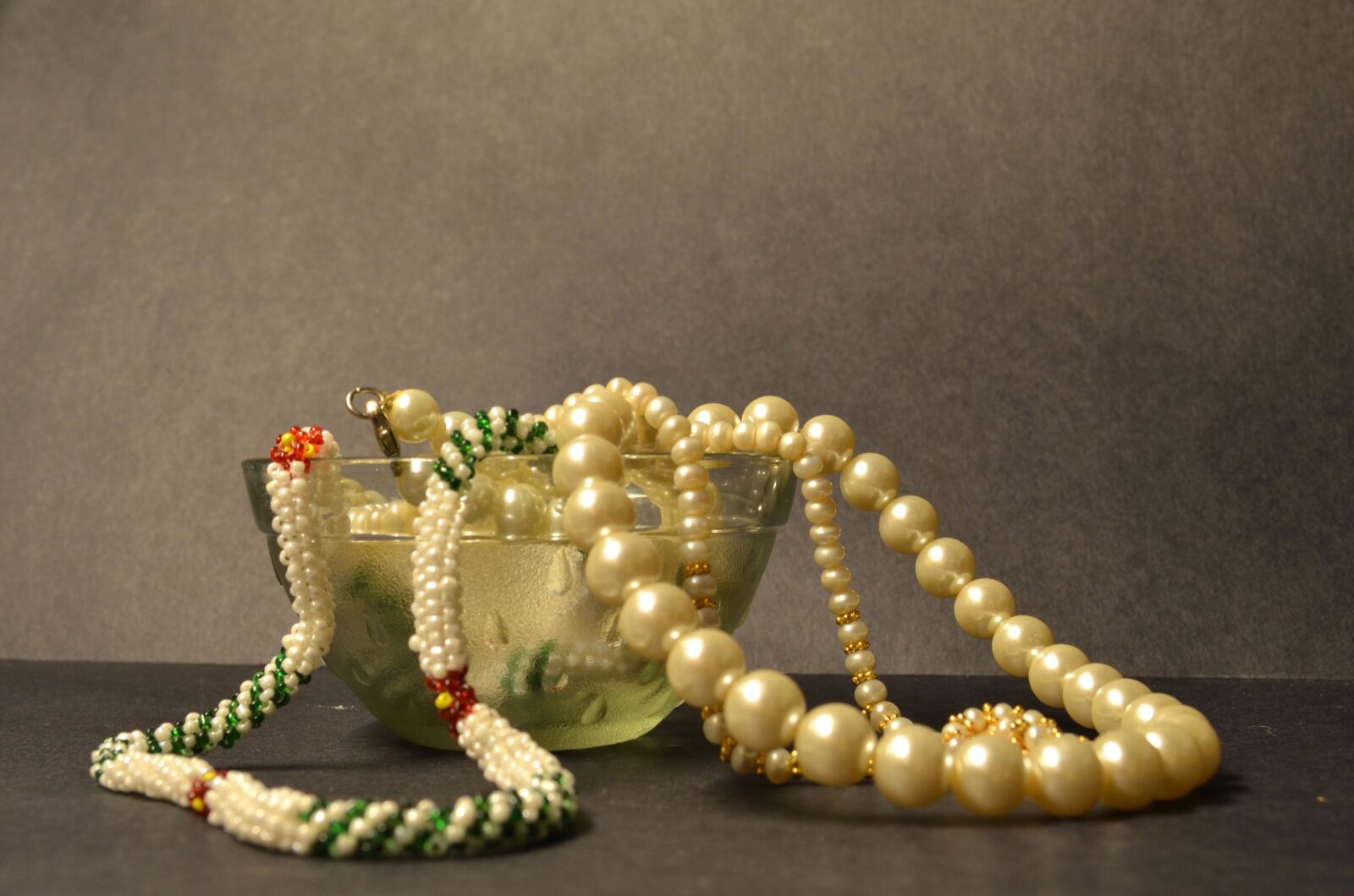 Nikon D5100 sample photo. Pearl, necklace, jewelry photography