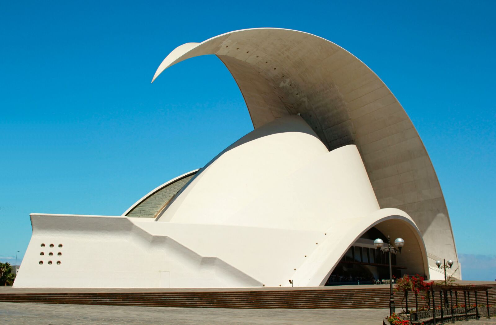 Canon EOS 550D (EOS Rebel T2i / EOS Kiss X4) sample photo. Auditorium, tenerife, building photography