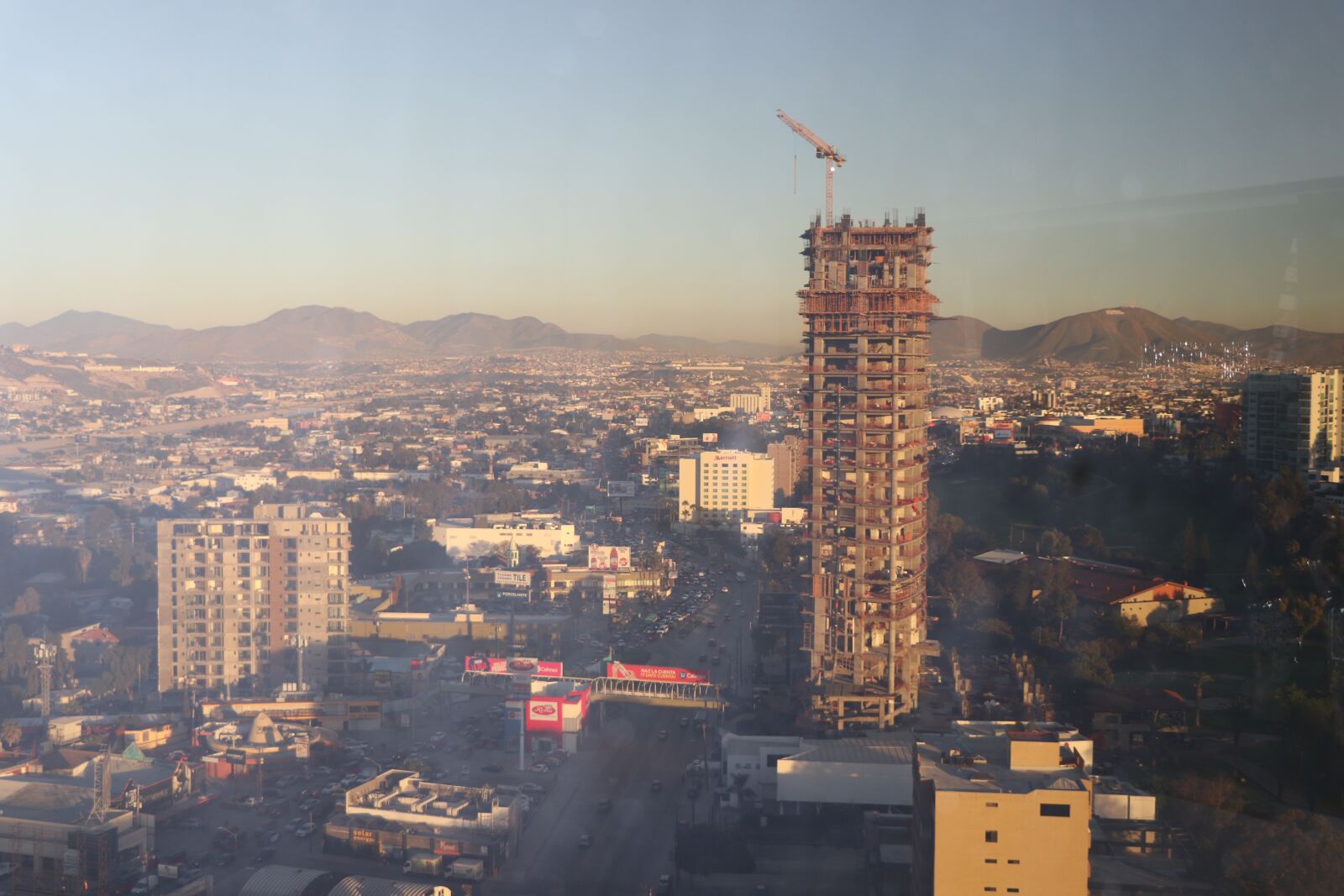 Canon EF-S 18-135mm F3.5-5.6 IS USM sample photo. Tijuana, mexico, border photography