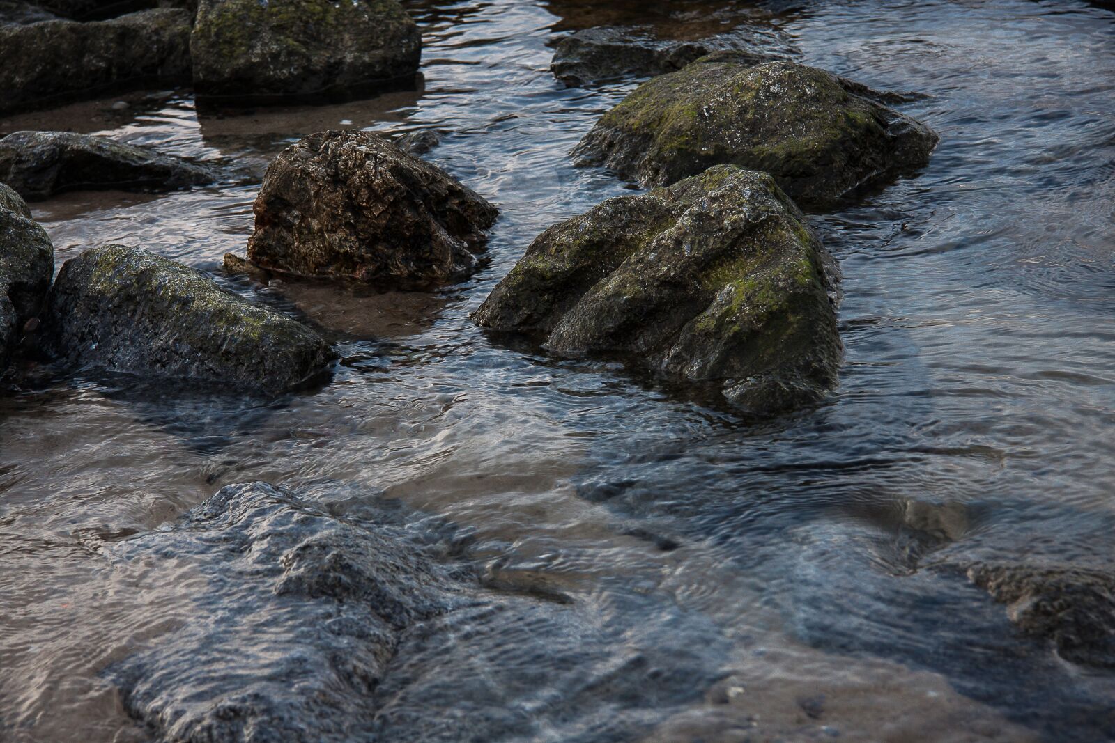 Canon EF-S 17-85mm F4-5.6 IS USM sample photo. Stones, sea, coast photography
