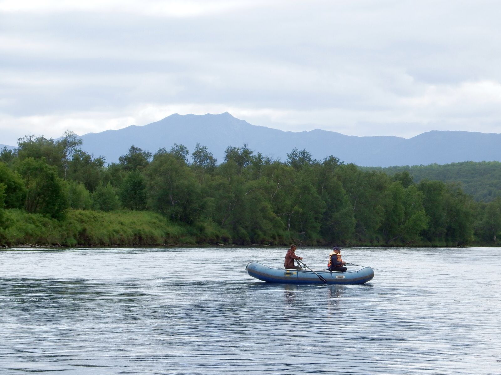Fujifilm FinePix S1 sample photo. River, fishing, alloy photography