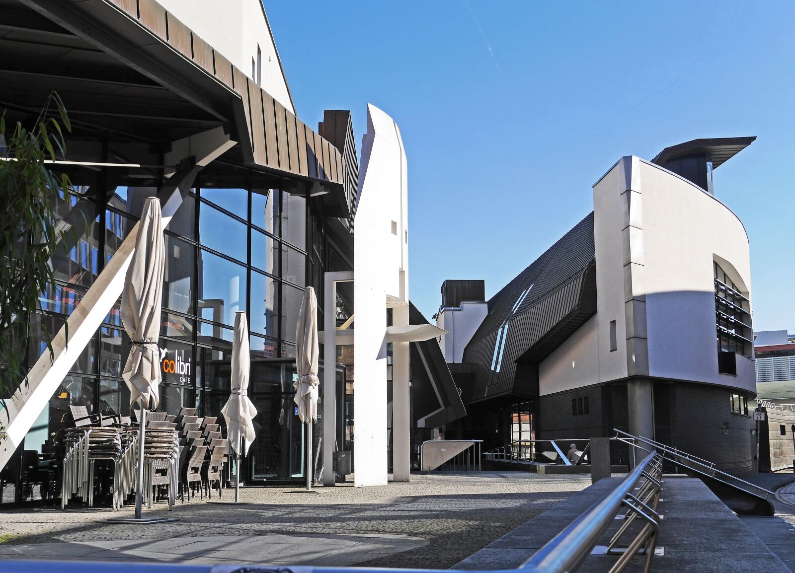 Panasonic Lumix DMC-GH3 sample photo. Architecture, modern, futuristic photography