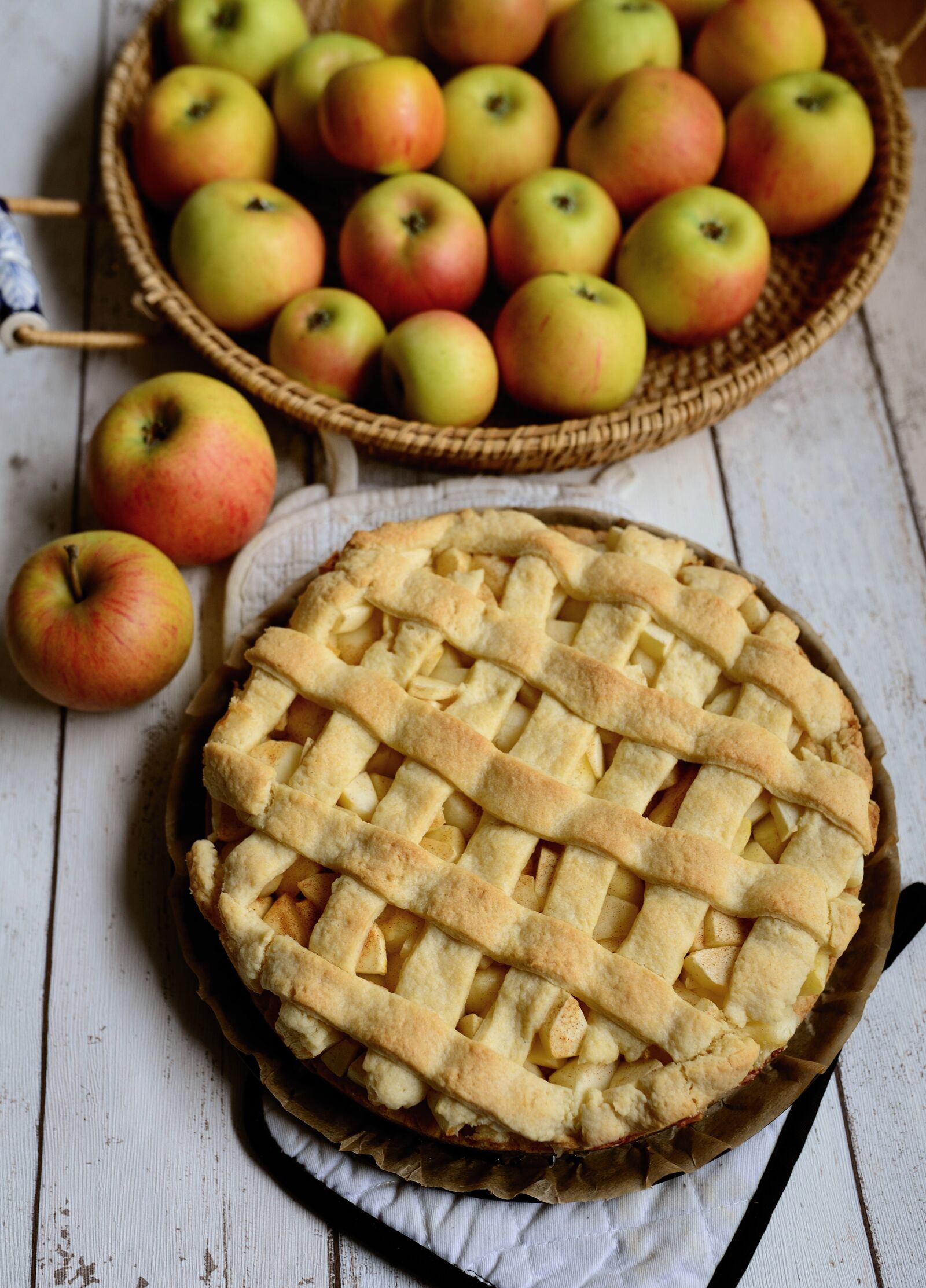 Nikon D610 sample photo. Cake, apple pie, bake photography