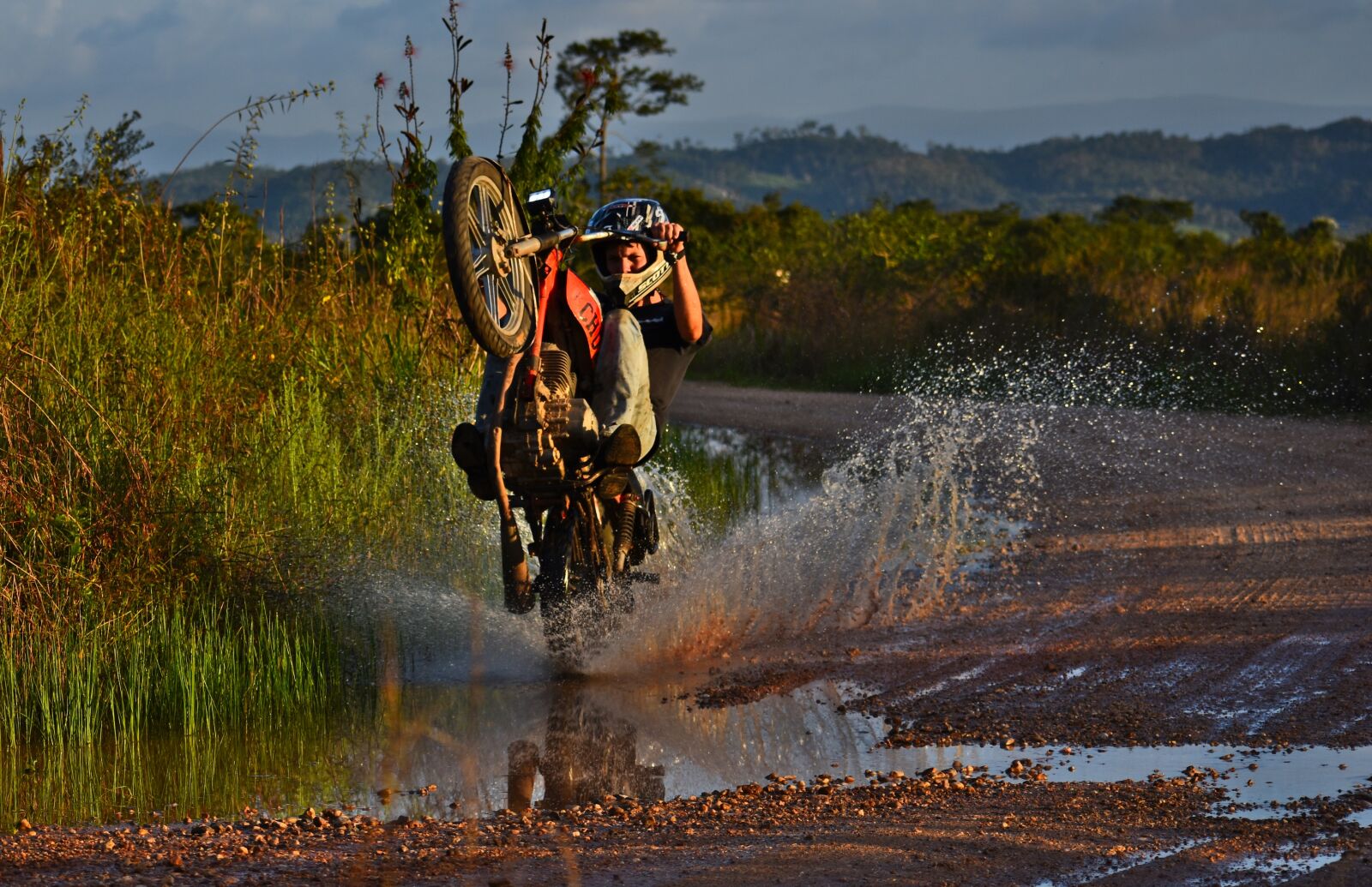 Nikon D7200 sample photo. Wheeler, motorcycle, splash photography