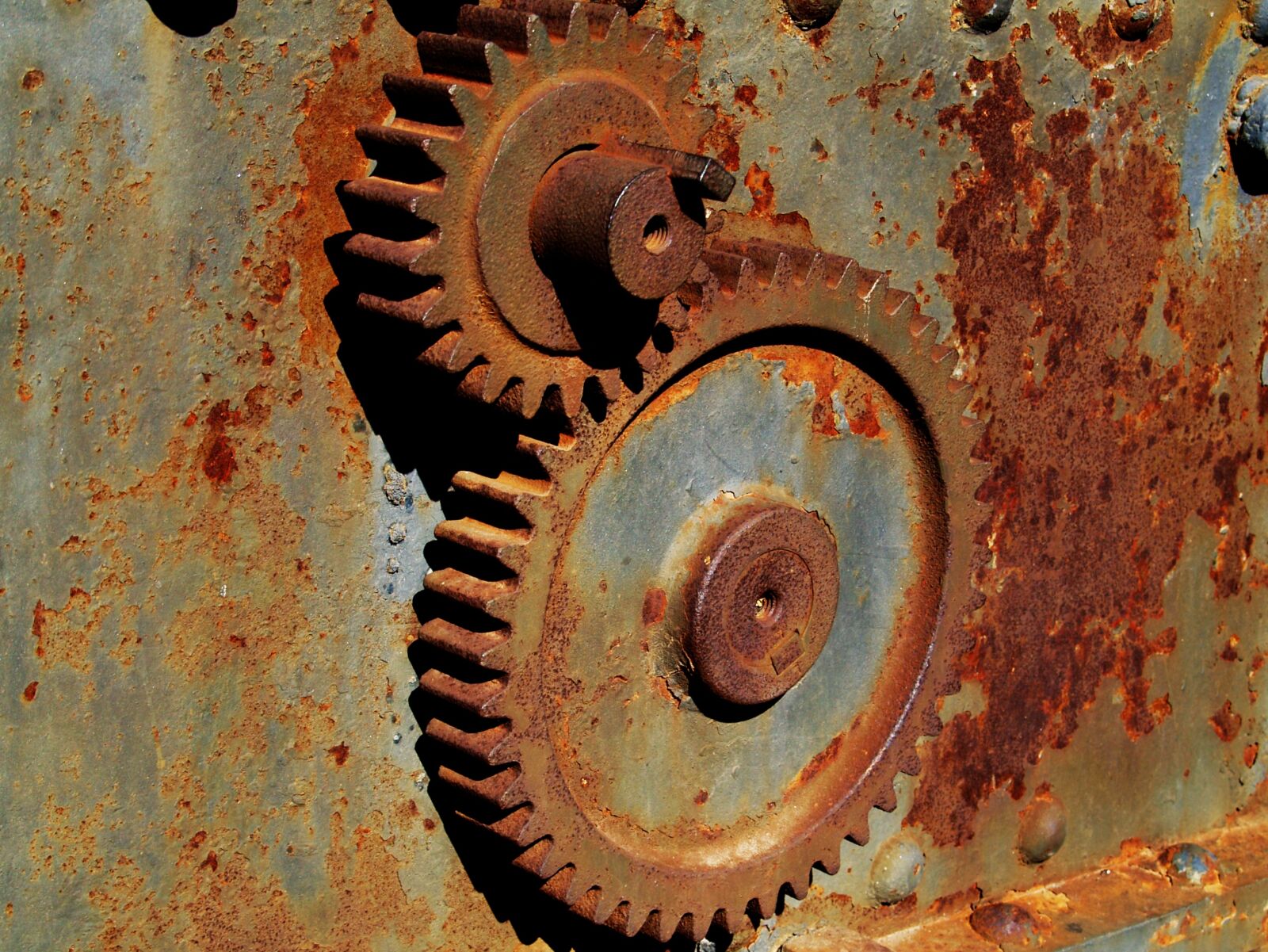 Olympus E-330 (EVOLT E-330) sample photo. Metal, rust, old photography
