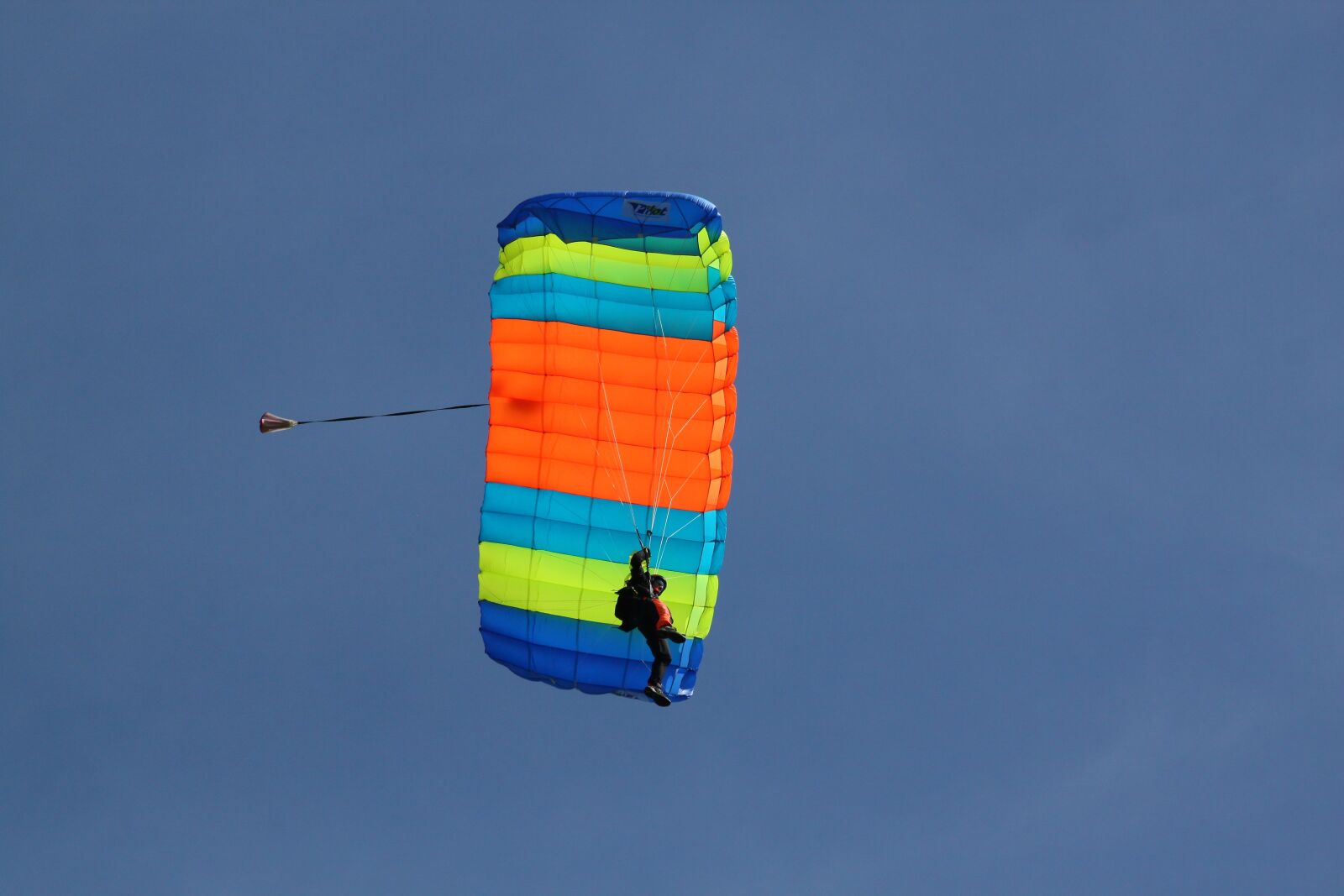 Canon EOS 500D (EOS Rebel T1i / EOS Kiss X3) sample photo. Parachute, flying, paragliding photography