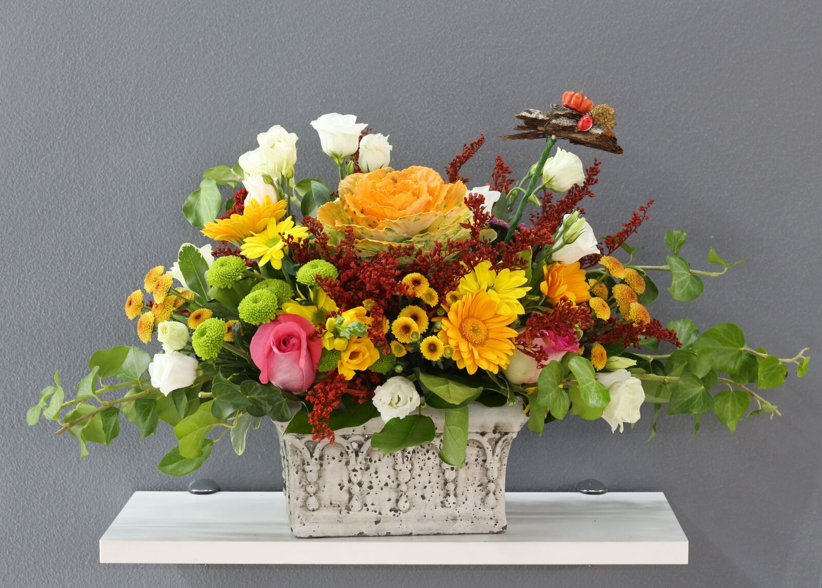 Canon EOS 700D (EOS Rebel T5i / EOS Kiss X7i) + Canon EF 50mm F1.8 STM sample photo. Vase, flower, bouquet photography