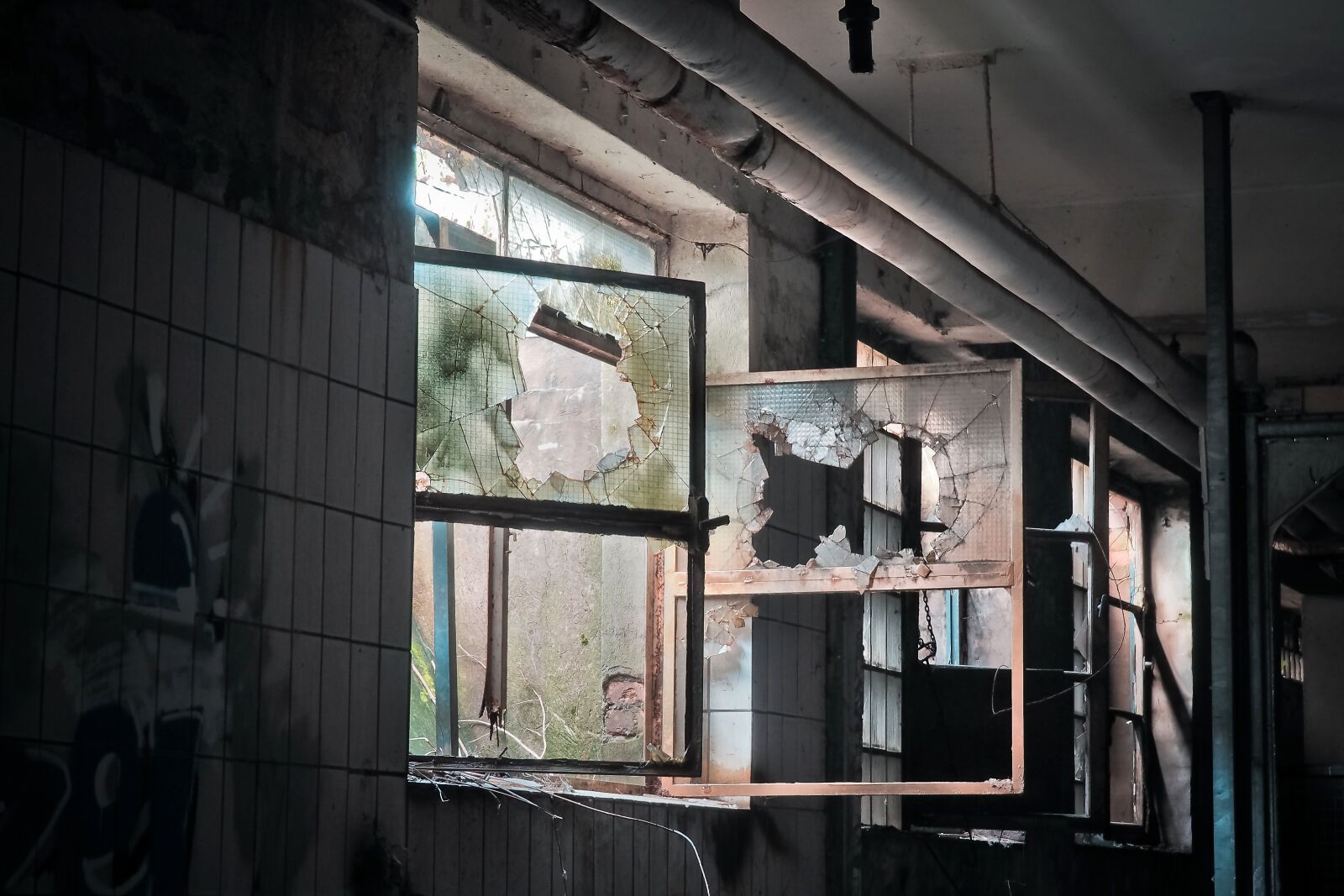 Olympus OM-D E-M10 sample photo. Lost places, old, decay photography
