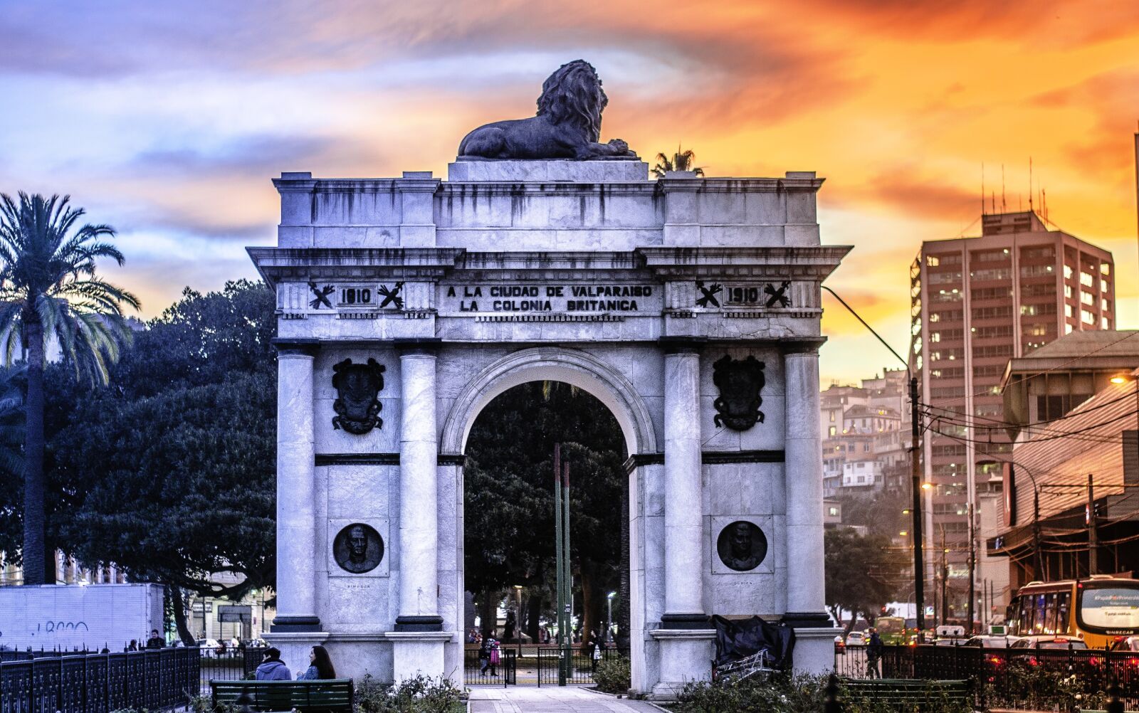 Nikon D5100 sample photo. Sculpture, valparaiso, colors photography