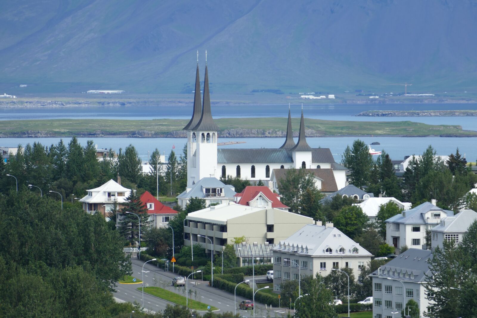 Panasonic Lumix DMC-FZ1000 sample photo. Reykjavik, iceland, panorama photography