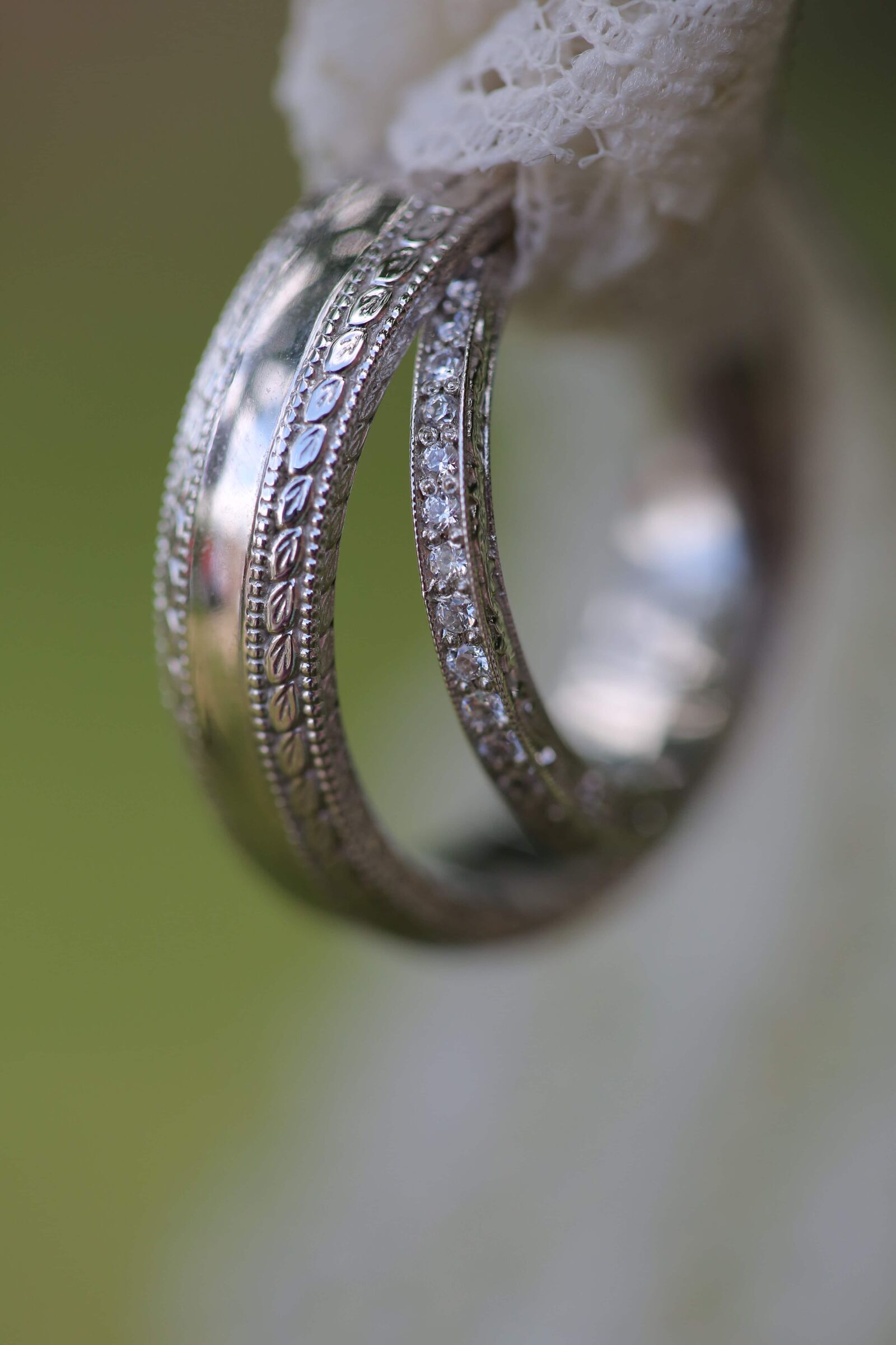 Canon EF 100mm F2.8 Macro USM sample photo. Brilliant, close-up, gold, handmade photography