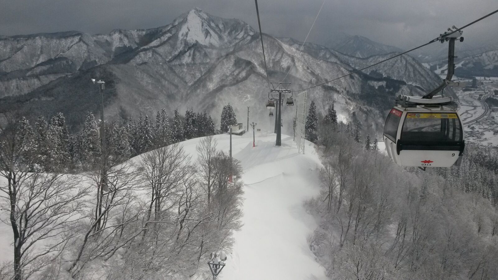 Samsung Galaxy Mega 6.3 sample photo. Mountain, snow, sky photography