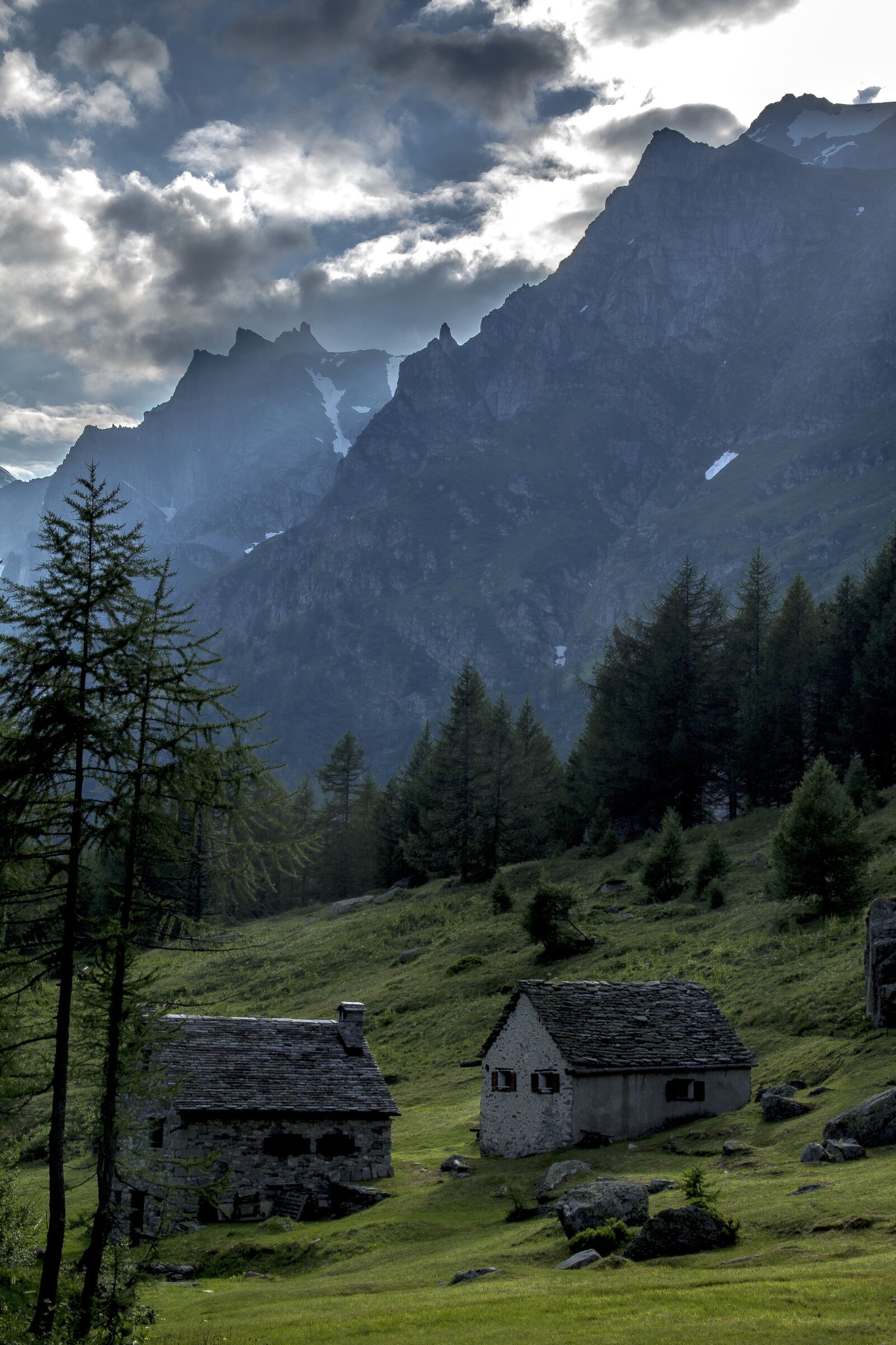 Canon EOS 550D (EOS Rebel T2i / EOS Kiss X4) sample photo. Cottage, nature, mountains photography