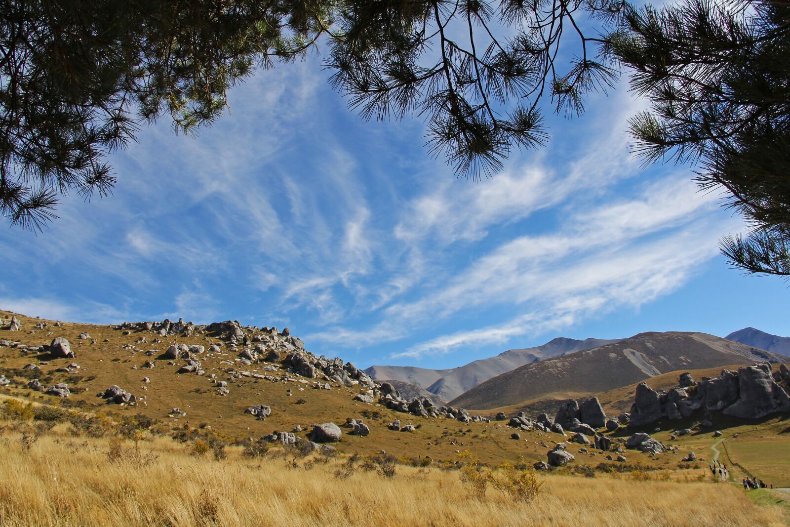 Canon EF-S 18-200mm F3.5-5.6 IS sample photo. Blue sky, mountain, alps photography