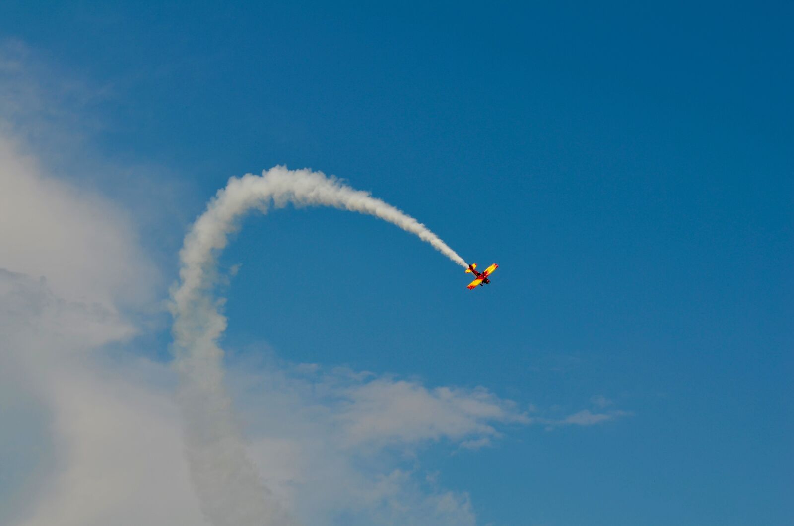 Nikon D5100 sample photo. Airshow, airplane, smoke photography