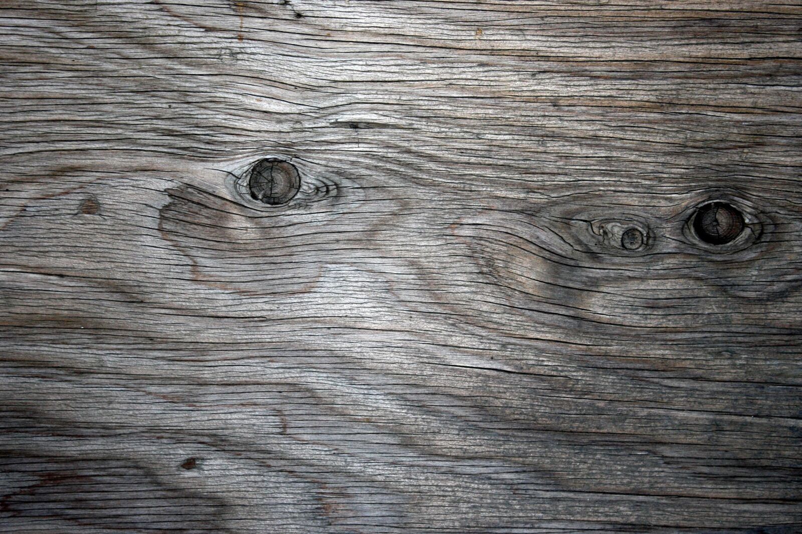 f/3.5-5.6 IS sample photo. Old wooden planks, woden photography