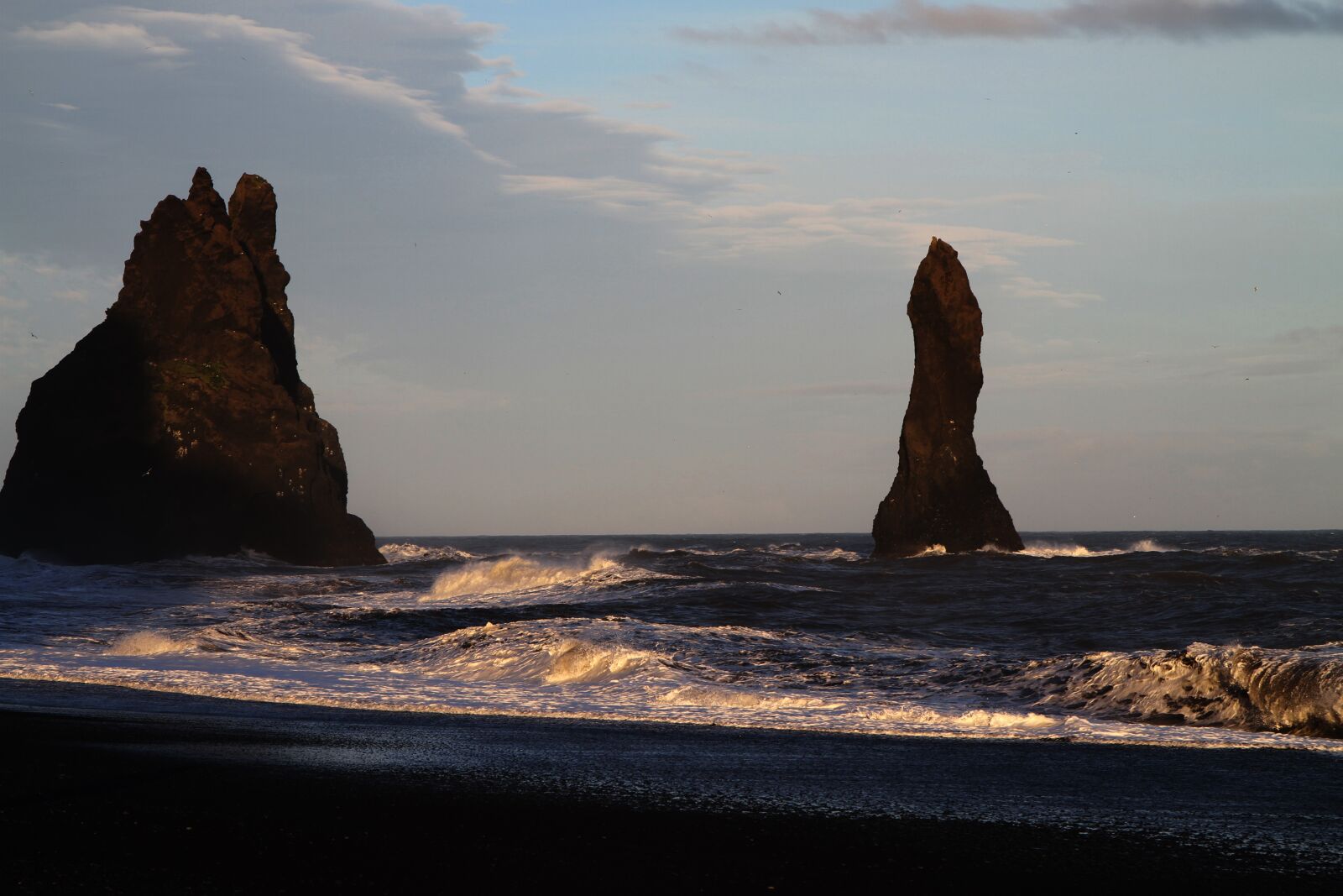 Canon EOS 7D + Canon EF 24-70mm F4L IS USM sample photo. Vik, iceland, black sand photography