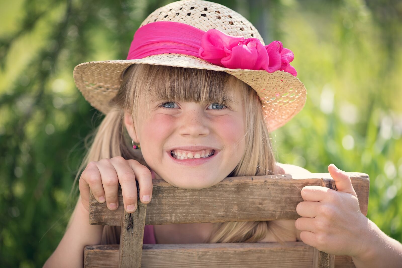 Nikon D750 sample photo. Child, girl, hat photography