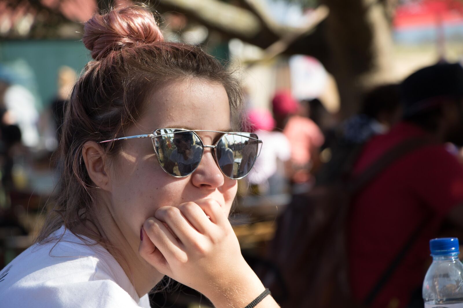 Canon EOS 7D Mark II sample photo. Outdoor, girl, shades photography