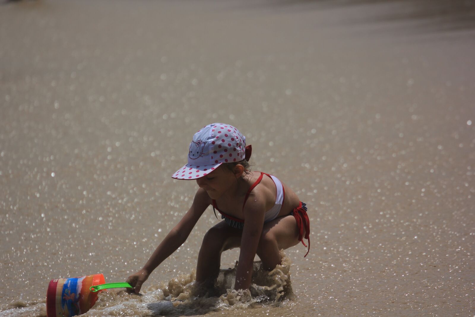 Canon EOS 550D (EOS Rebel T2i / EOS Kiss X4) sample photo. Beach kids, playing children photography