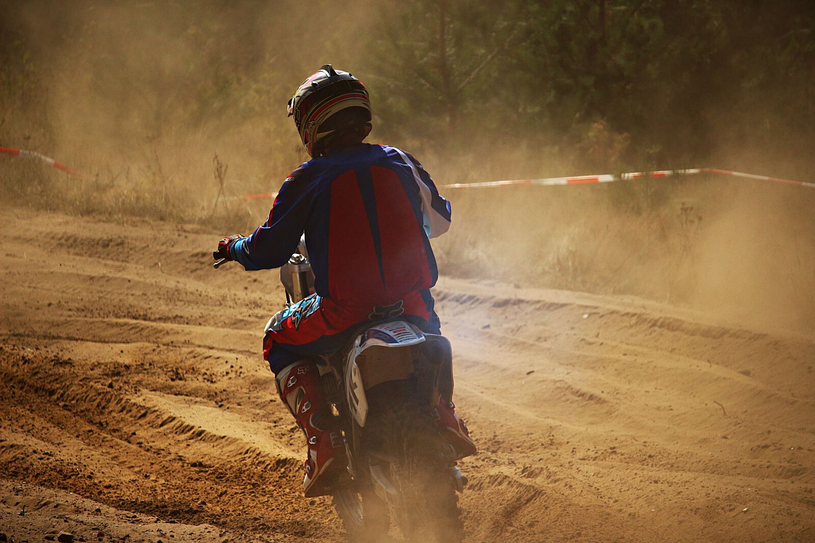 Canon EOS 100D (EOS Rebel SL1 / EOS Kiss X7) sample photo. Motocross, enduro, motorsport photography
