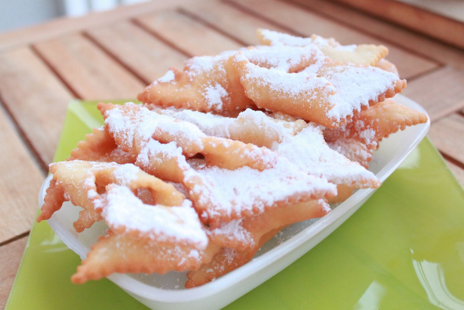 Canon EOS 500D (EOS Rebel T1i / EOS Kiss X3) sample photo. Bugnes, tradition, donuts photography