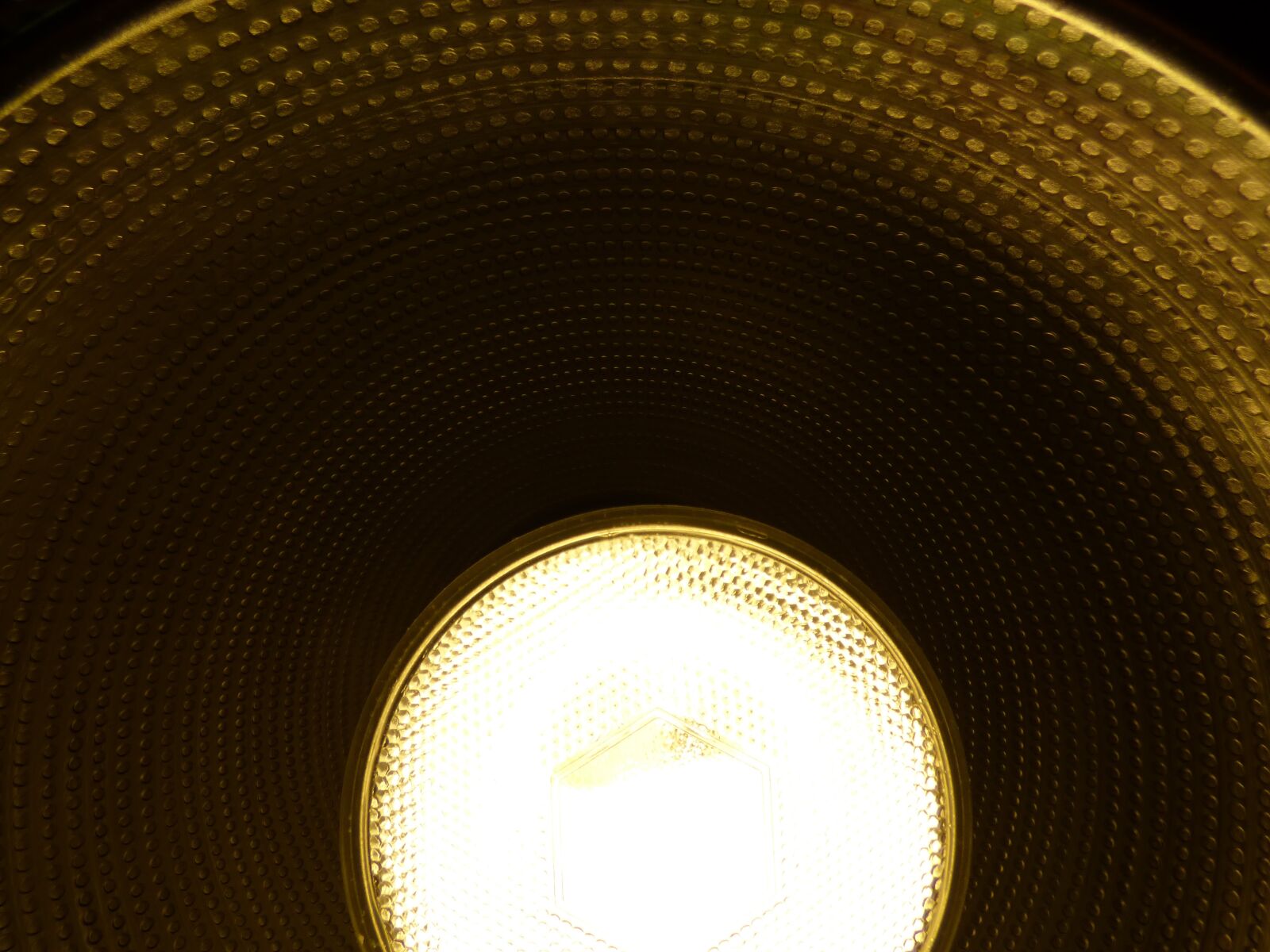 Panasonic Lumix DMC-FZ70 sample photo. Lamp, light, abstract background photography