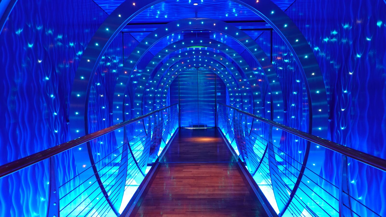 Sony Cyber-shot DSC-RX100 VI sample photo. Tunnel, futuristic, led-lighting photography