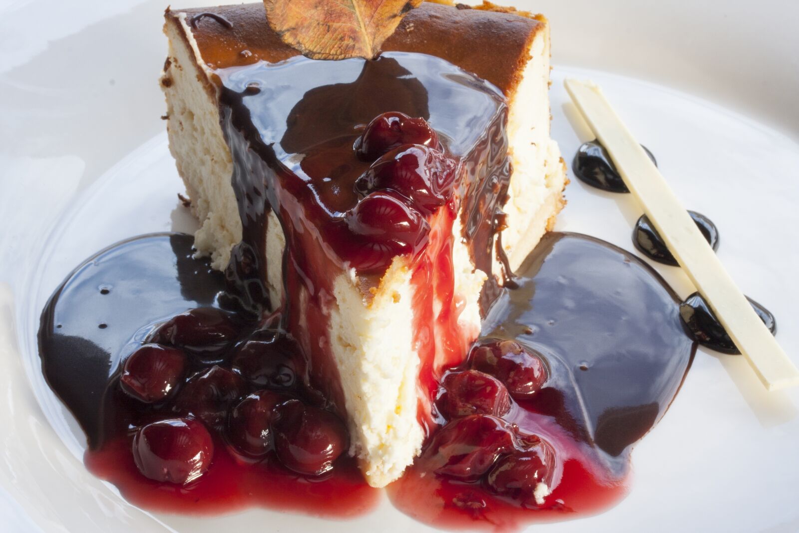 Canon EOS 40D sample photo. Cake, jam, red photography