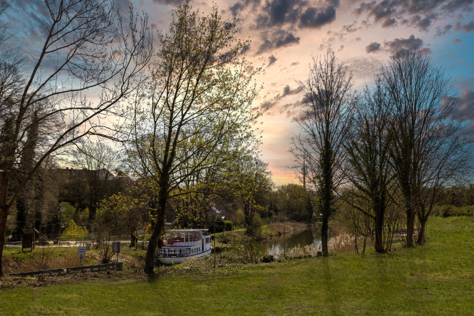 Canon EOS 600D (Rebel EOS T3i / EOS Kiss X5) sample photo. Lake, water, channel photography