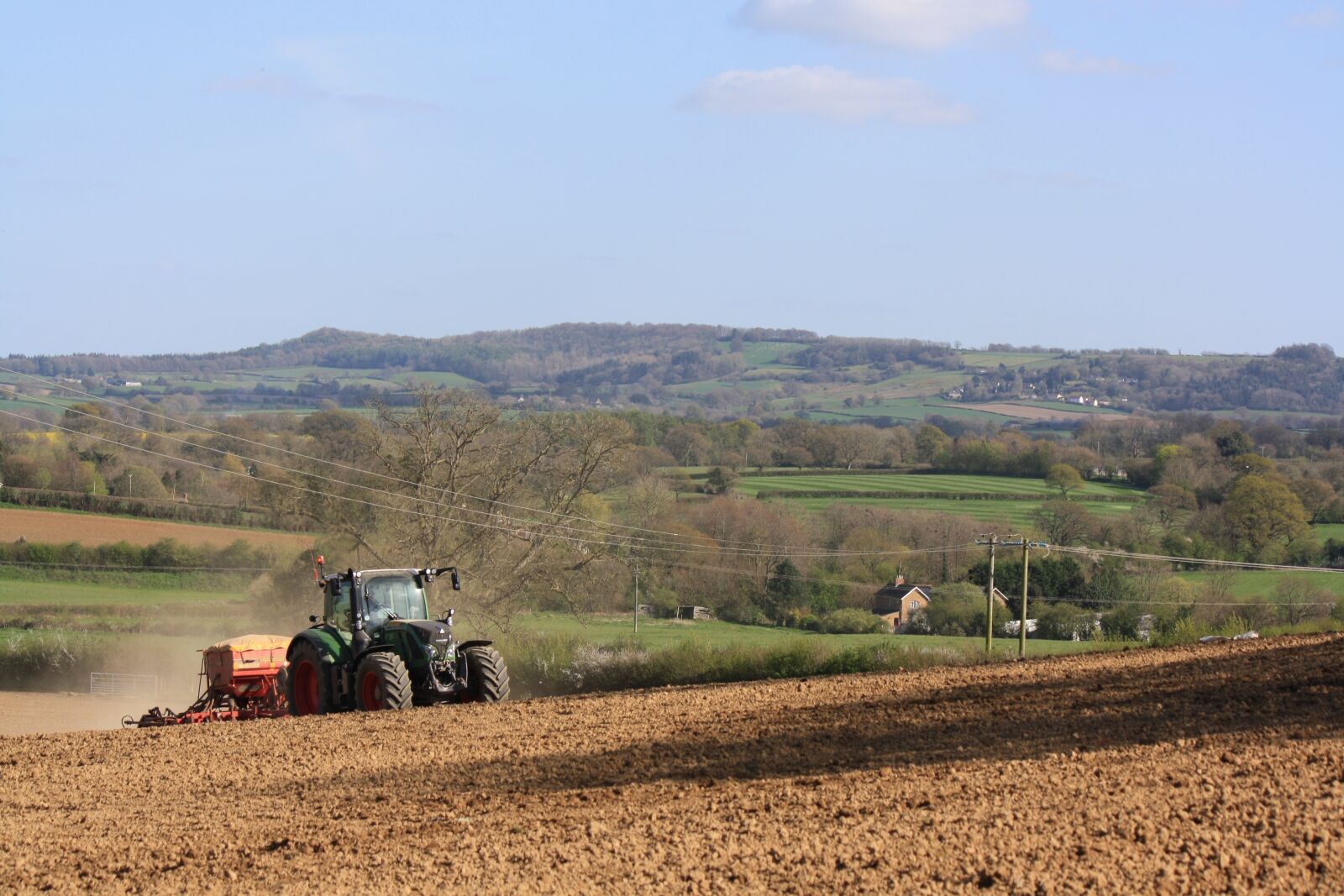 Canon EOS 1000D (EOS Digital Rebel XS / EOS Kiss F) sample photo. Farming, tractor, countryside photography