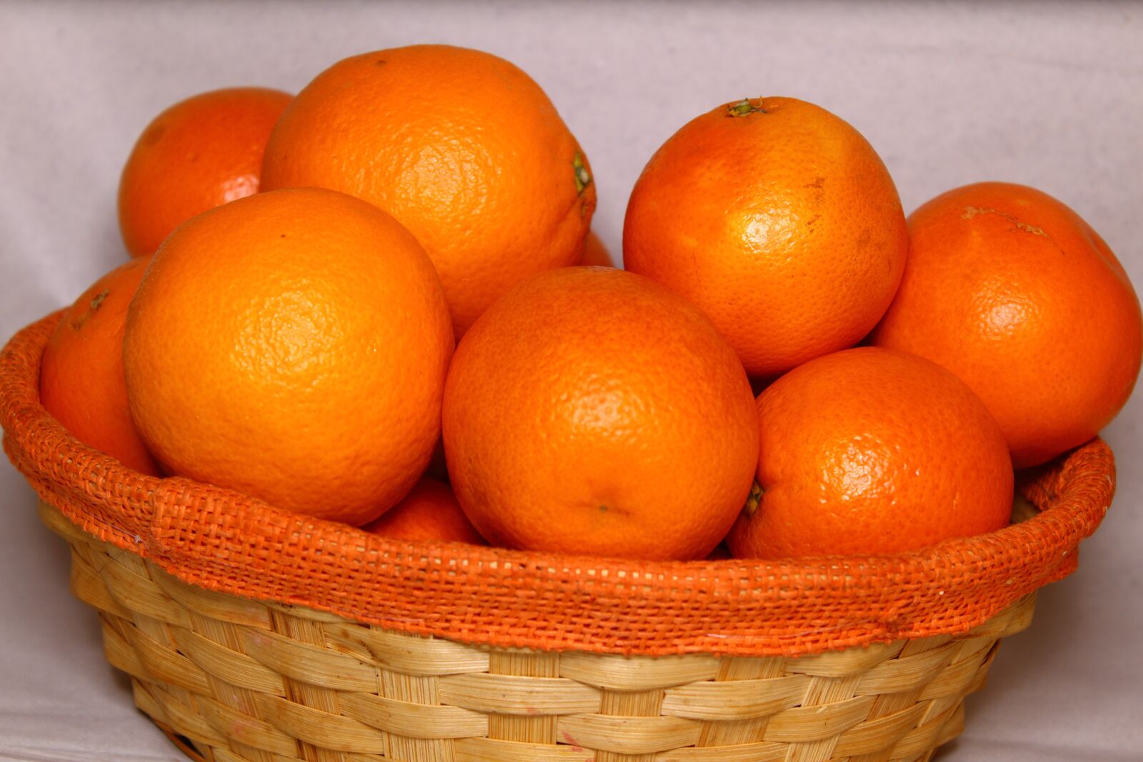 Canon EOS 1300D (EOS Rebel T6 / EOS Kiss X80) sample photo. Basket, fruit, food photography