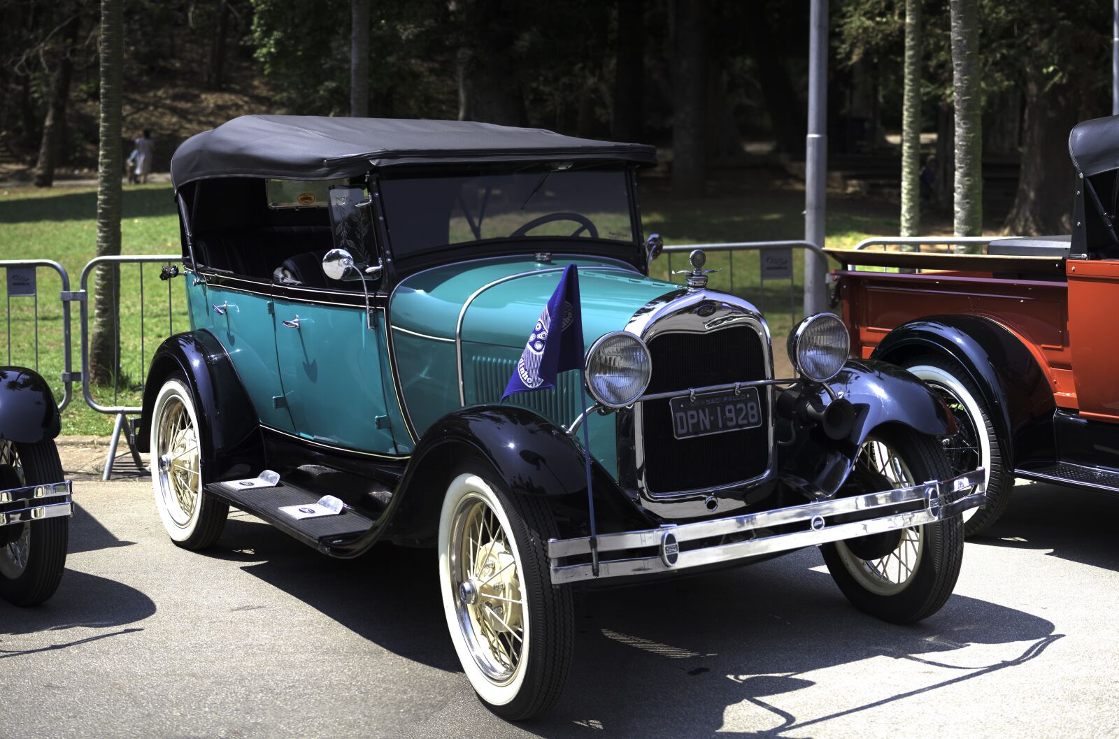 Canon EF75-300mm f/4-5.6 sample photo. Ford, 1928, automobile photography