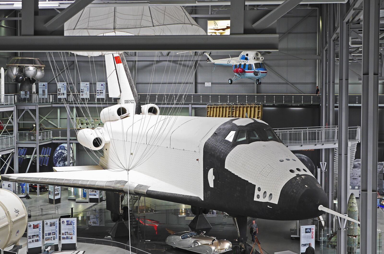 Panasonic Lumix DMC-GH3 sample photo. Space shuttle, museum, space photography