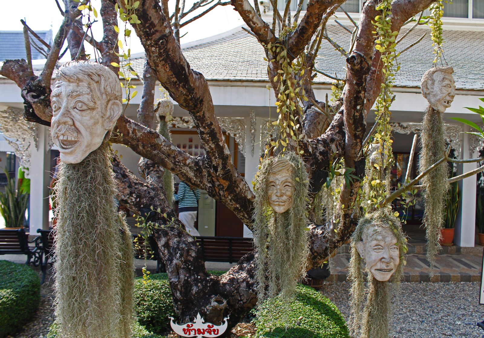Canon EOS 650D (EOS Rebel T4i / EOS Kiss X6i) sample photo. White temple, thailand, sculpture photography